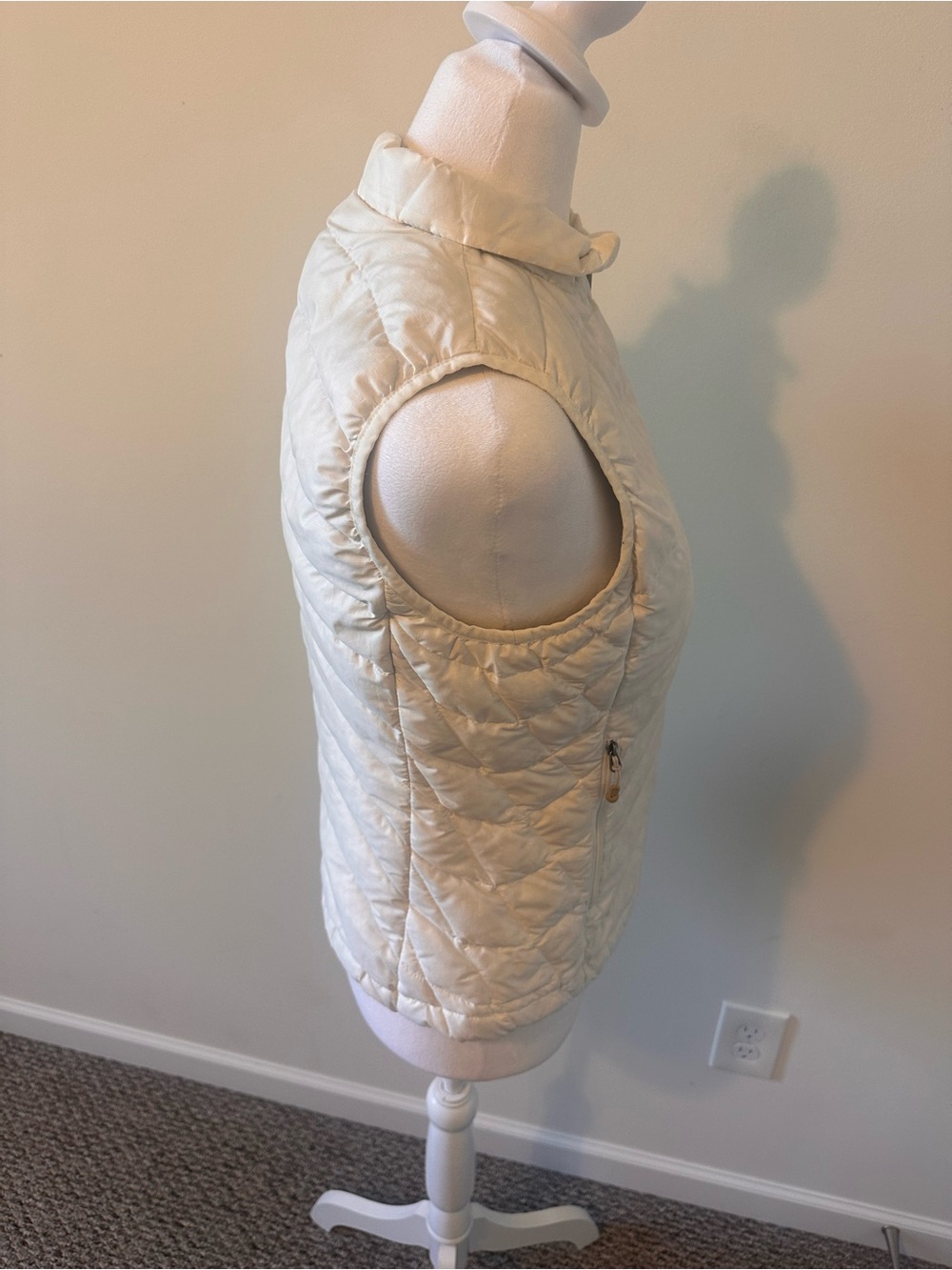 Patagonia Women's White Goose Down Puffer Vest Size XS - Picture 4 of 8